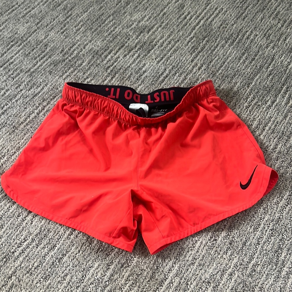 Nike dri-fit XS. Orange/red
